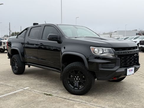 Used 2022 Chevrolet Colorado ZR2 w/ ZR2 Midnight Special Edition image 2