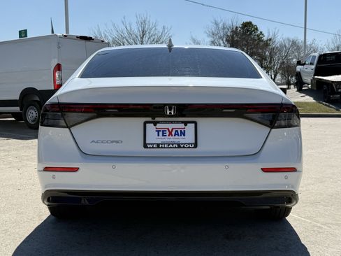 Used 2023 Honda Accord Touring image 6