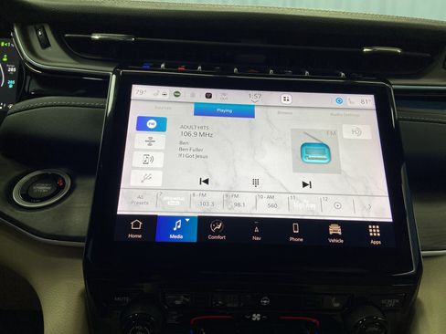 Used 2023 Jeep Grand Cherokee 4WD 4xe image 16