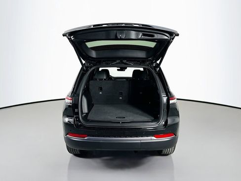 New 2026 Jeep Grand Cherokee Altitude RWD image 16