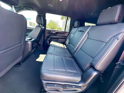 Used 2025 Chevrolet Suburban Z71 AWD/4WD image 24