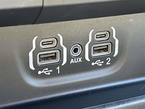 Used 2024 RAM 1500 Laramie image 24