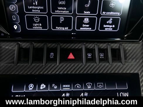 Used 2023 Lamborghini Urus Performante AWD/4WD image 26