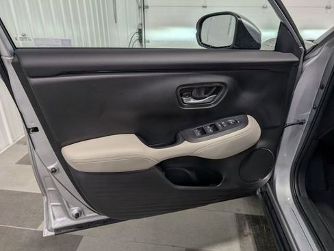 Used 2026 Honda HR-V LX image 11