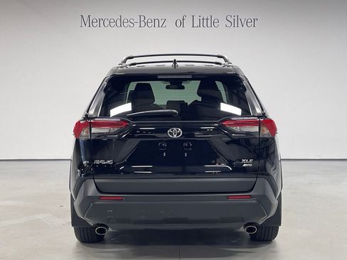 Used 2021 Toyota RAV4 XLE AWD/4WD image 4