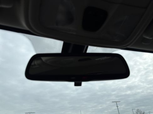 Used 2018 Jeep Cherokee Latitude Plus image 27