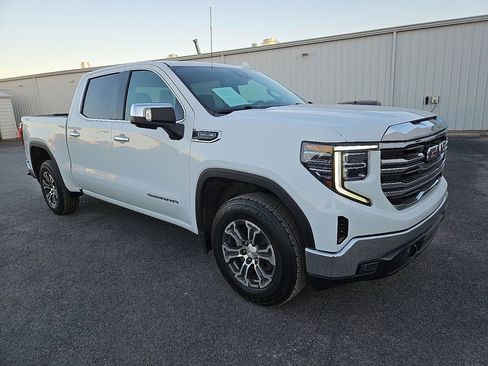 Used 2024 GMC Sierra 1500 SLT image 10
