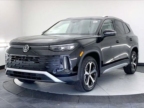 New 2026 Volkswagen Tiguan SE AWD/4WD image 1