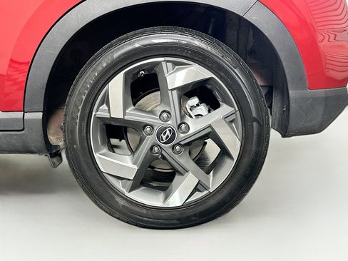 Used 2024 Hyundai Venue SEL image 11