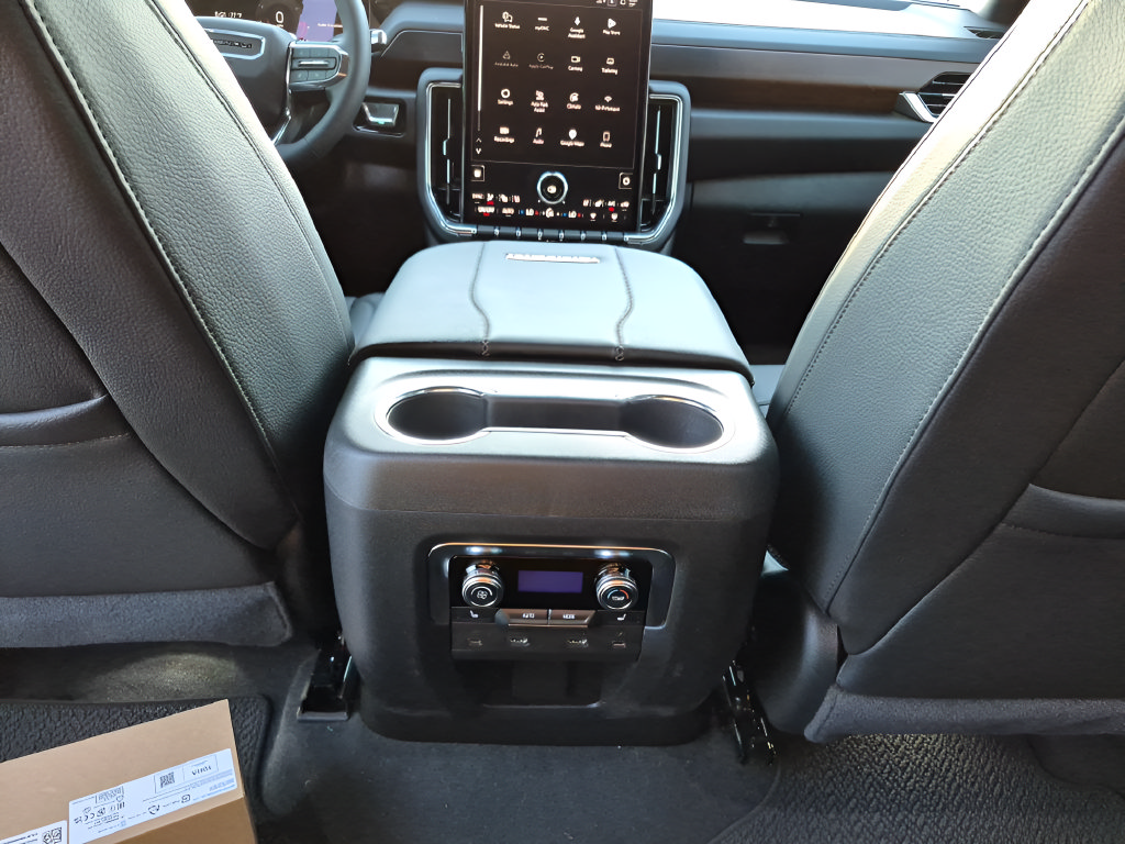 New 2026 GMC Yukon Denali w/ Denali Reserve Package AWD/4WD image 31