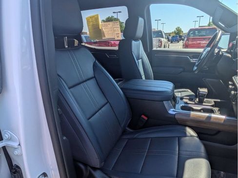 Used 2023 Chevrolet Silverado 1500 High Country AWD/4WD image 17