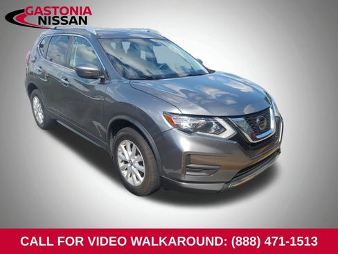 Used 2018 Nissan Rogue SV image 3