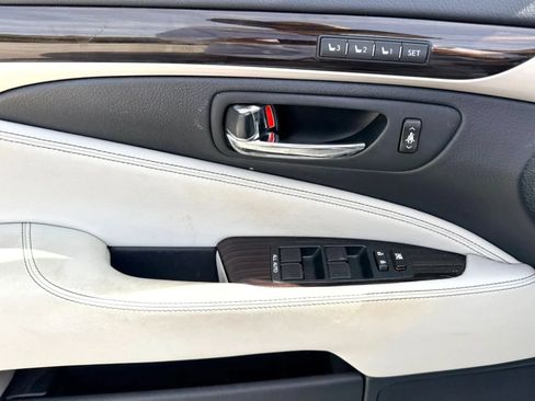 Used 2015 Lexus LS 460 w/ Comfort Package RWD image 9