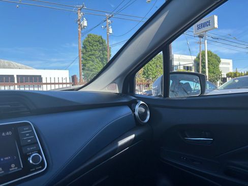 Used 2025 Nissan Versa SV FWD image 35