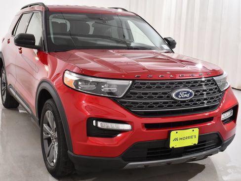 Used 2023 Ford Explorer XLT w/ Equipment Group 202A AWD/4WD image 4