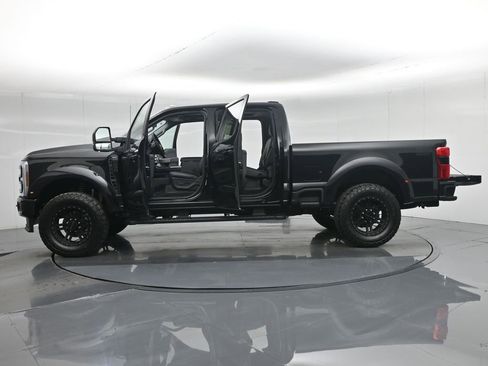 New 2026 Ford F250 Lariat w/ Black Appearance Package image 44