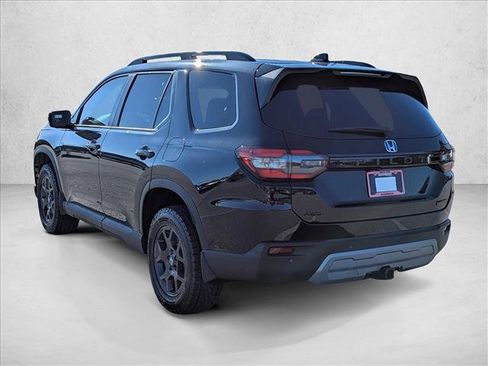 New 2025 Honda Pilot TrailSport image 7
