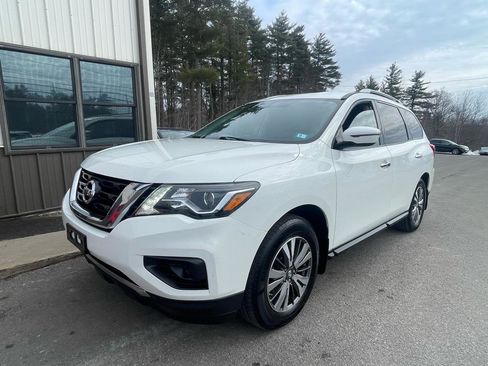 Used 2017 Nissan Pathfinder S image 1