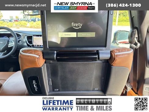 New 2026 Chrysler Pacifica Pinnacle image 15