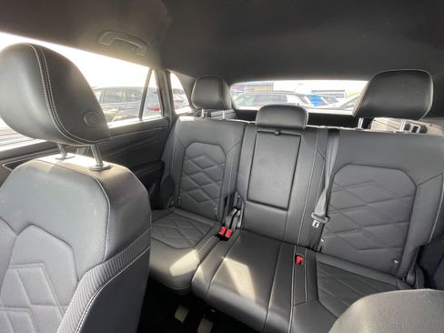 Used 2025 Volkswagen Atlas Cross Sport SE image 41