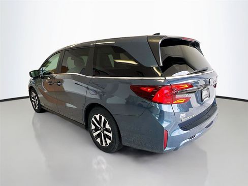 Certified 2025 Honda Odyssey EX-L image 10