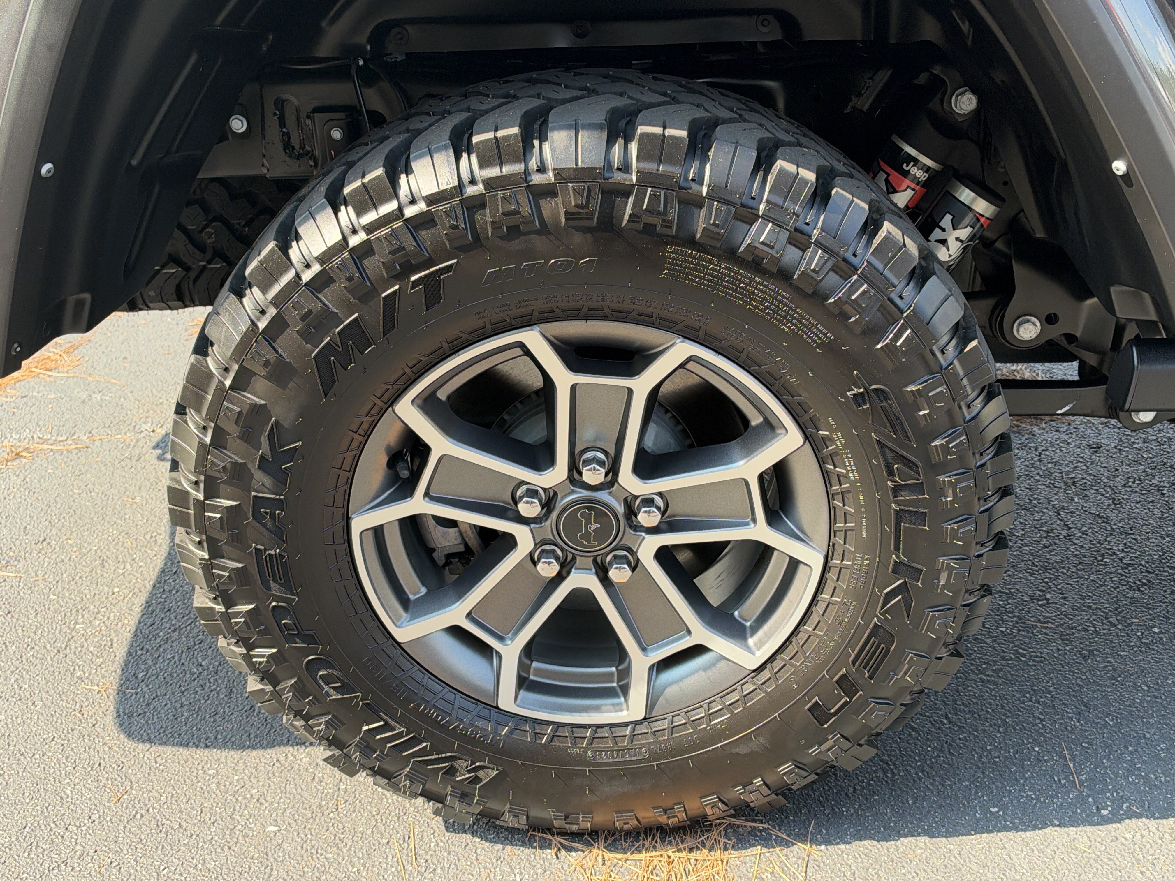 Used 2024 Jeep Gladiator Mojave AWD/4WD image 21
