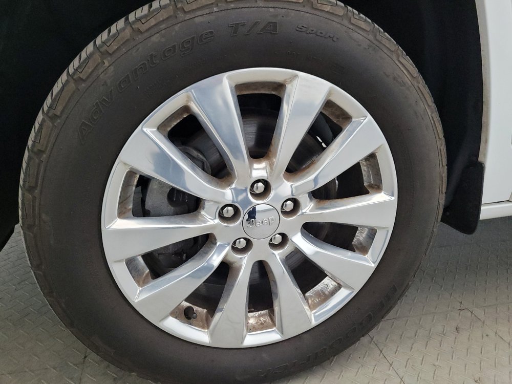 Used 2017 Jeep Cherokee Overland AWD/4WD image 31