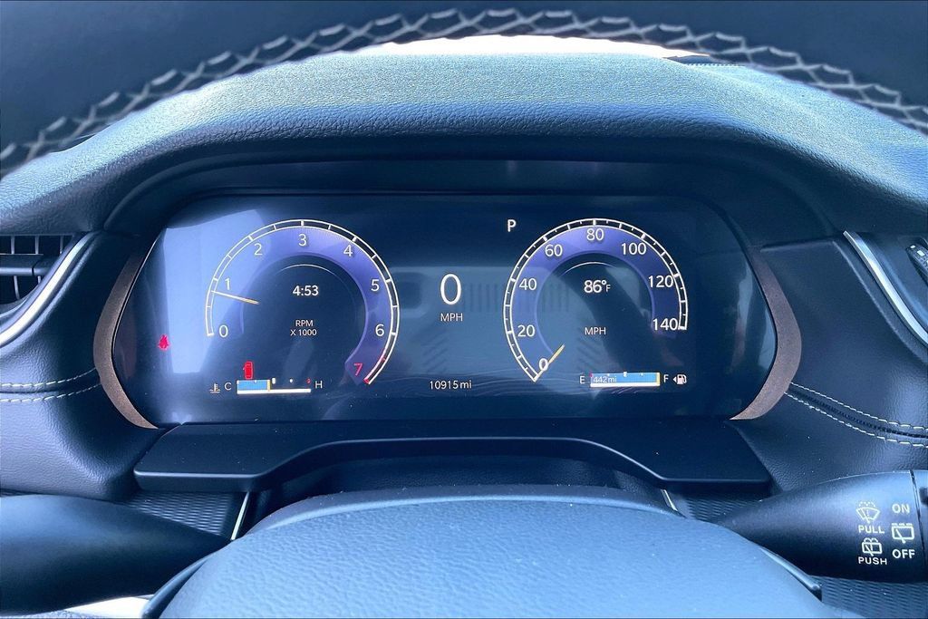 Used 2025 Jeep Grand Cherokee Laredo X RWD image 19