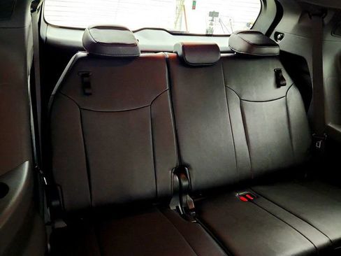 Used 2023 Toyota Sienna XSE AWD/4WD image 24