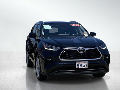Used 2024 Toyota Highlander Limited AWD/4WD image 13