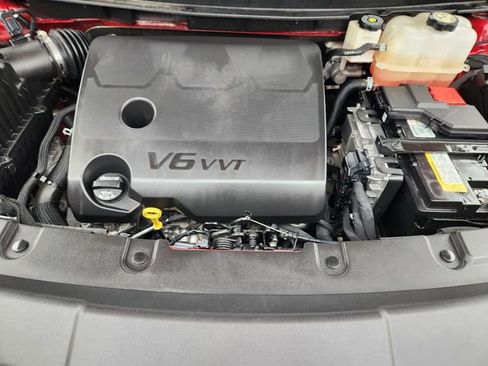 Used 2023 Chevrolet Traverse Premier FWD image 34