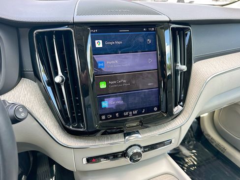 Used 2022 Volvo XC60 B5 Inscription w/ Advanced Package image 12