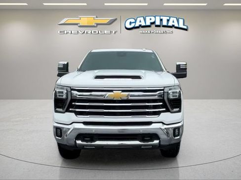 Used 2025 Chevrolet Silverado 2500 LTZ w/ LTZ Premium Package AWD/4WD image 8