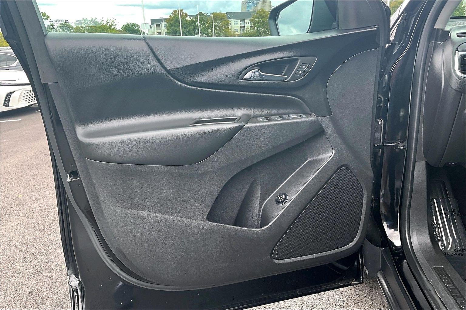 Used 2023 Chevrolet Equinox LT w/ Driver Convenience Package FWD image 21