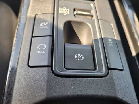 Used 2023 Toyota Prius LE FWD image 26