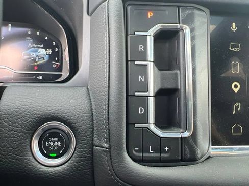 Used 2024 GMC Yukon Denali AWD/4WD image 35