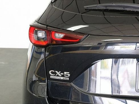 New 2025 MAZDA CX-5 Signature image 12