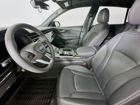 Used 2025 Audi Q8 Premium Plus image 22