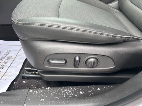 Used 2022 Buick Encore GX Select w/ Sport Touring Package image 22