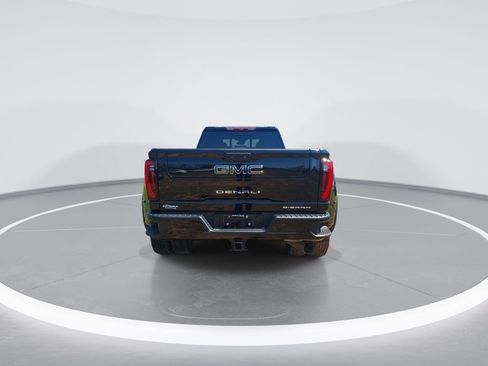 Used 2024 GMC Sierra 3500 Denali Ultimate AWD/4WD image 7