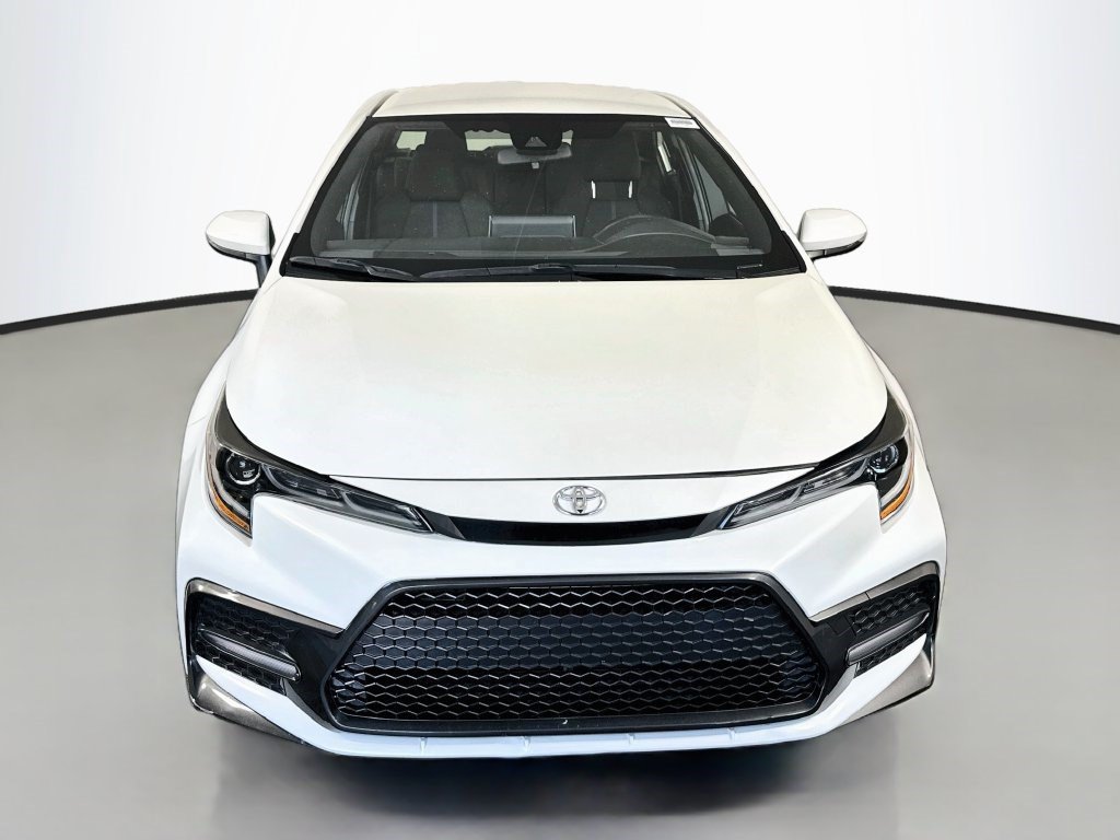 Used 2021 Toyota Corolla SE FWD image 2