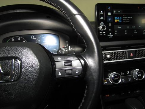 Certified 2025 Honda Civic Sport Touring image 6