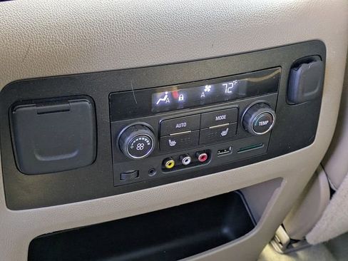 Used 2016 Chevrolet Suburban LTZ image 16