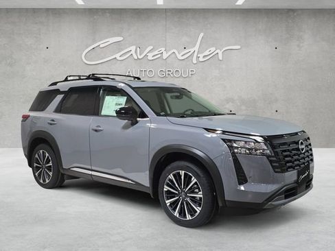 New 2026 Nissan Pathfinder Platinum image 2