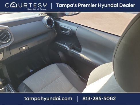 Used 2022 Toyota Tacoma TRD Sport image 13