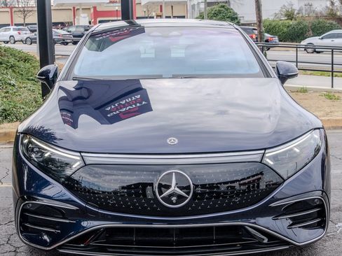 Used 2023 Mercedes-Benz EQS 580 4MATIC Sedan image 2