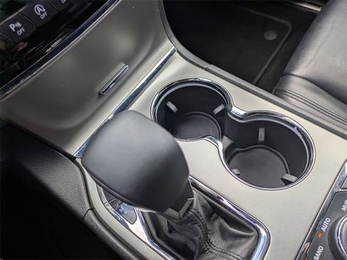 Used 2019 Jeep Grand Cherokee Limited image 29