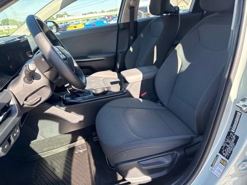 Used 2025 Kia K4 FWD image 23