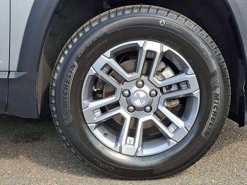 Used 2025 GMC Terrain Elevation AWD/4WD image 8