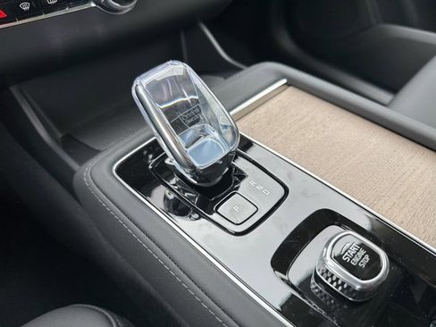 New 2026 Volvo XC90 T8 Plus image 14